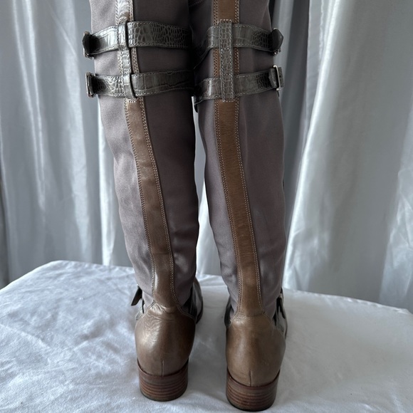 NIKE AIR WOMAN"S LEATHER AND STRETCH FABRIC BOOTS - Picture 4 of 15